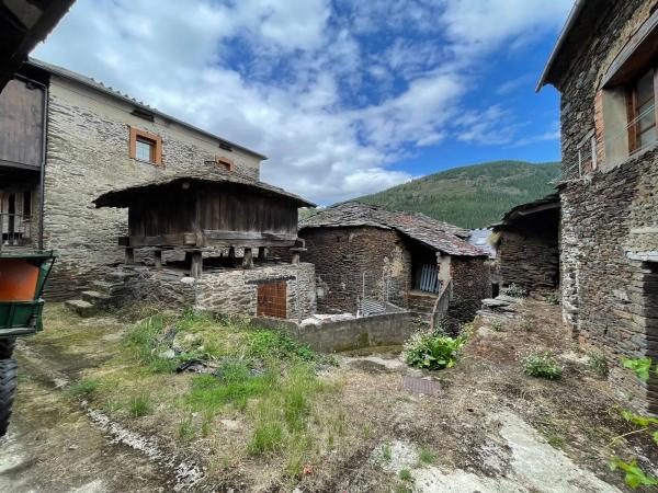 Casa de pueblo en San Emiliano s/n