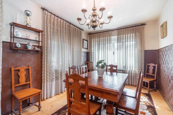 Casa independiente en avenida Leitariegos, 40