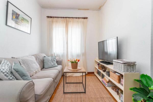 Casa independiente en avenida Leitariegos, 40