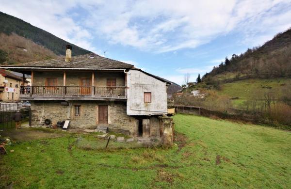 Casa independiente en Soto del Barco - Cornellana