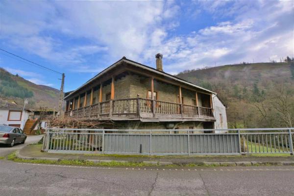 Casa independiente en Soto del Barco - Cornellana