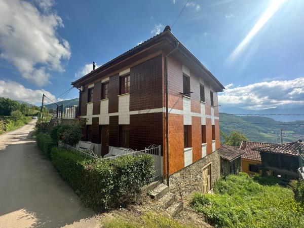 Casa independiente en carretera de Casorvida
