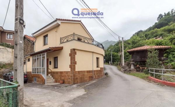 Casa independiente en Lg Columbiello, 44