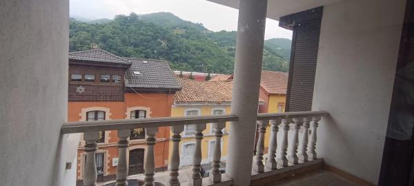 Casa independiente en Av Aller