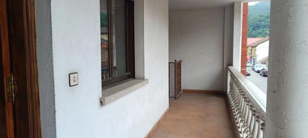 Casa independiente en Av Aller