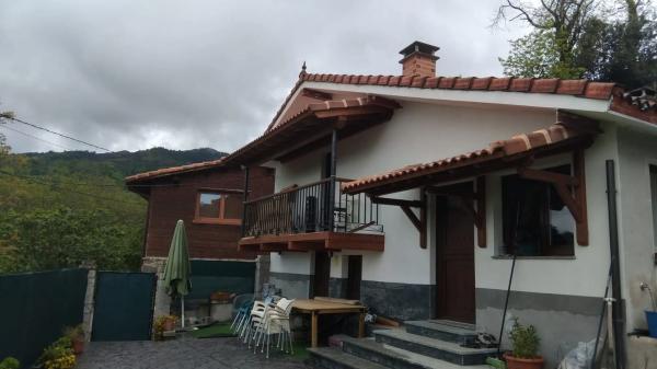 Casa de pueblo en pola de lena s/n