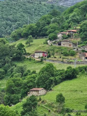 Casa de pueblo en La cortina s/n sn