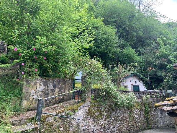 Casa de pueblo en Caserio Pinedo, 11