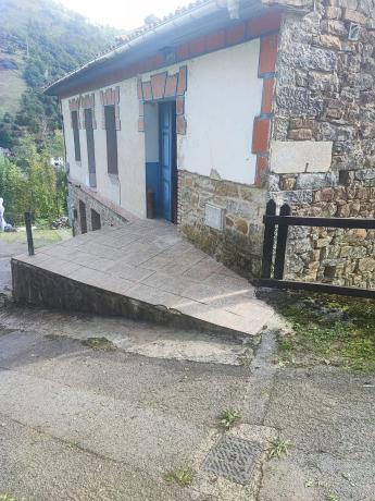 Casa de pueblo en calle Castañedo, 27
