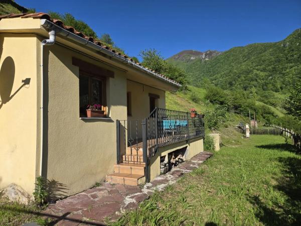 Casa rural en carretera Cuevas de Felechosa s/n