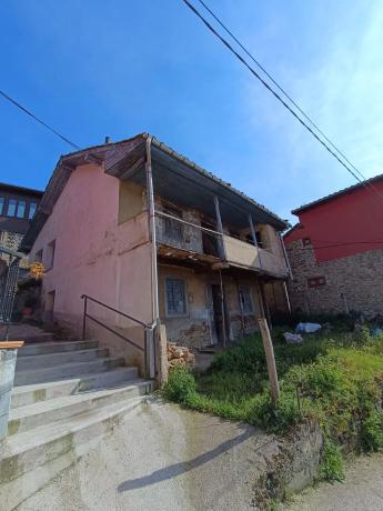 Casa de pueblo en carretera general, 96