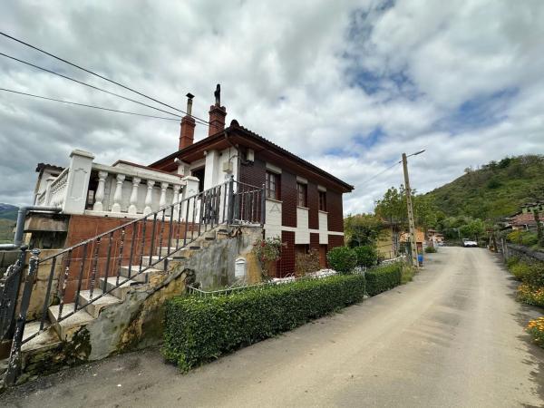 Casa independiente en carretera de Casorvida