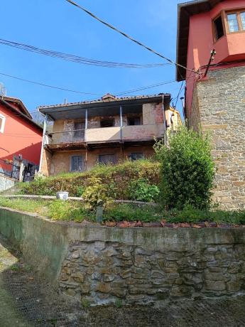 Casa de pueblo en carretera general, 96