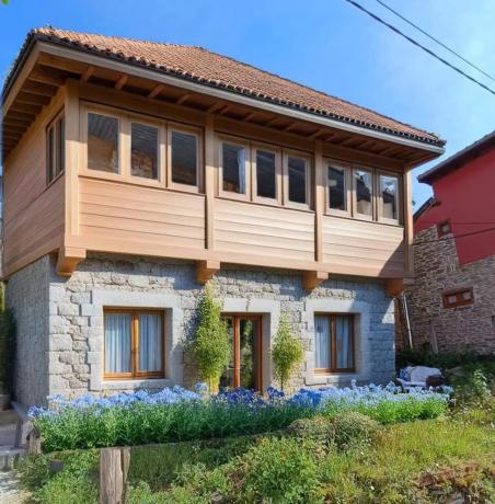 Casa de pueblo en carretera general, 96