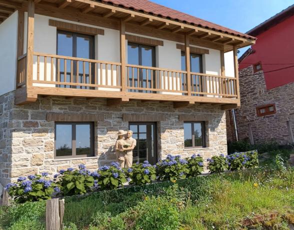 Casa de pueblo en carretera general, 96