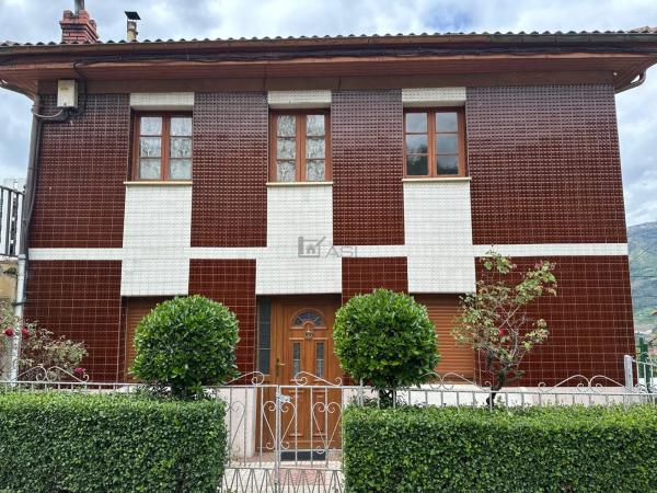 Casa independiente en carretera de Casorvida