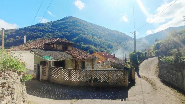 Casa independiente en Moreda - Santibañez