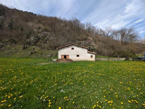 Casa independiente en carretera la Casomera