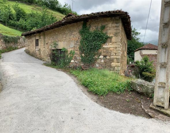 Casa de pueblo en Lugar Vega, 5