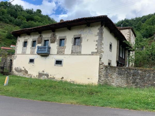 Casa de pueblo en Lugar Vega, 5