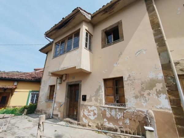 Casa de pueblo en Lugar Insierto, 26