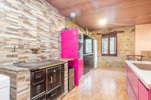 Casa independiente en Lugar Castañedo