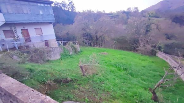 Casa independiente en calle Fios del Pueblu