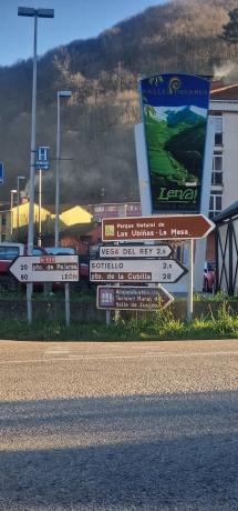 Casa de pueblo en Lugar Sotiello, 69