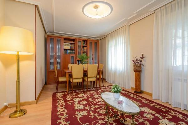 Casa independiente en Oviedo - Campomanes, 58