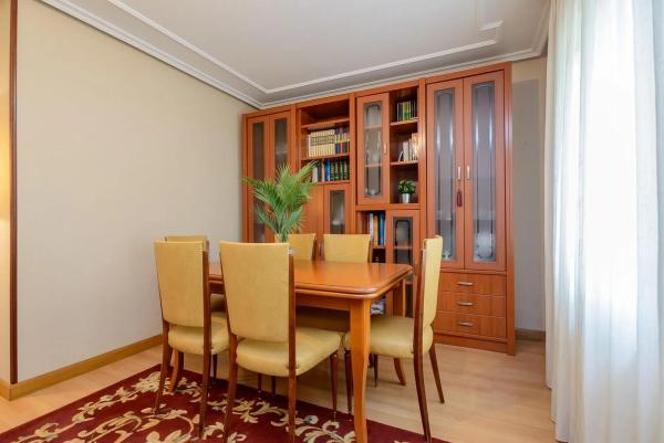 Casa independiente en Oviedo - Campomanes, 58