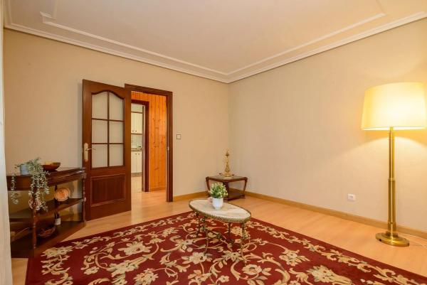 Casa independiente en Oviedo - Campomanes, 58