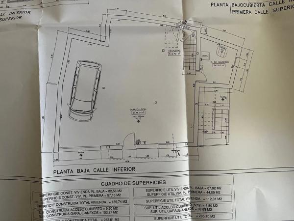 Casa de pueblo en Le-9, 9