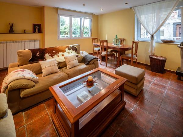 Casa de pueblo en La Pola Vieya, 136