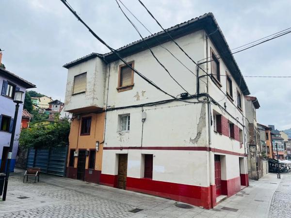 Casa de pueblo en calle Silvino Arguelles, 12