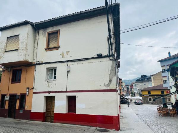 Casa de pueblo en calle Silvino Arguelles, 12