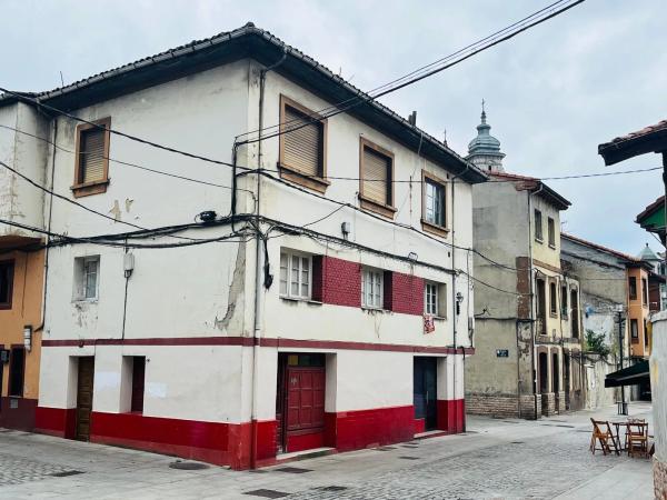 Casa de pueblo en calle Silvino Arguelles, 12
