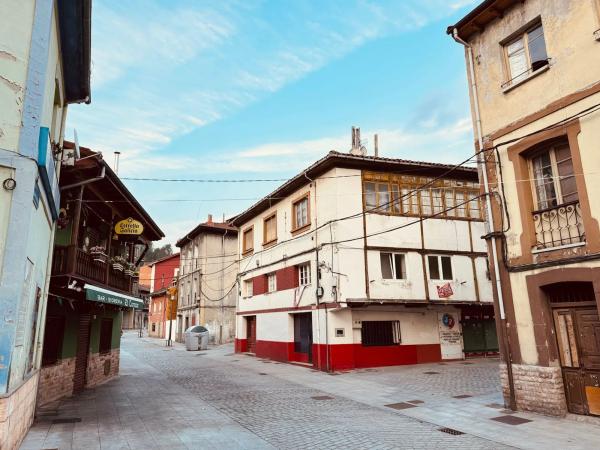 Casa de pueblo en calle Silvino Arguelles, 12