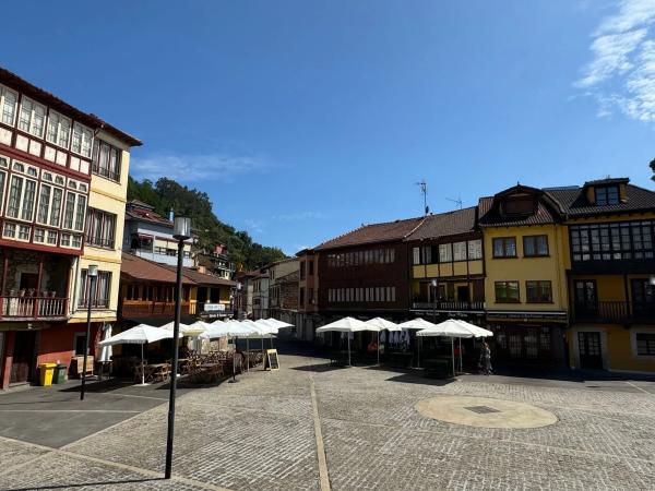 Casa de pueblo en calle Silvino Arguelles, 12