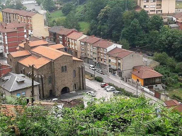Casa de pueblo en Aldea Felguera, 56