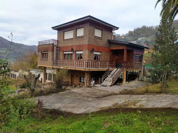 Casa independiente en calle Pepe Requejo, 15