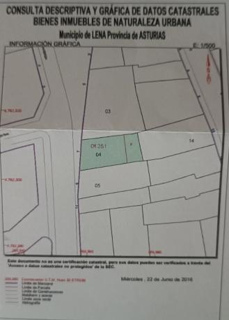 Casa de pueblo en avenida de la Constitución, 7