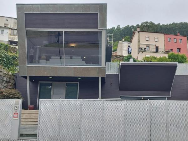 Casa independiente en avenida de Taramundi