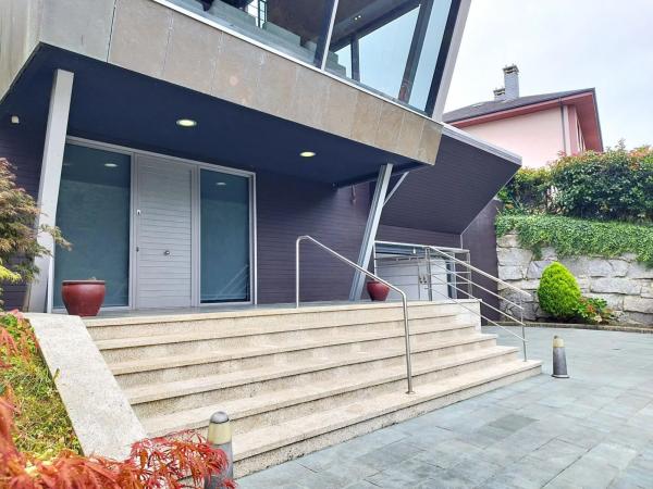 Casa independiente en avenida de Taramundi