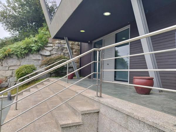 Casa independiente en avenida de Taramundi