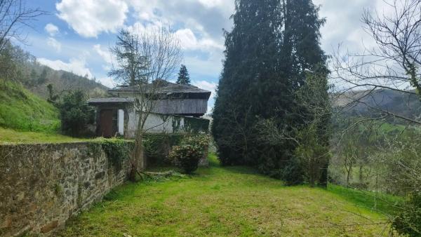 Casa independiente en Lg Valle de Paredes