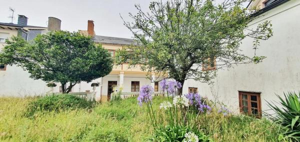 Casa independiente en avenida de Galicia