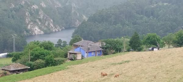Casa de pueblo en carretera de Serandías, 1132