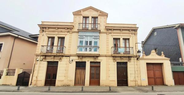 Casa independiente en avenida de Galicia