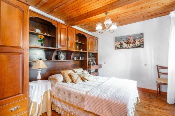 Casa independiente en Vía, 2