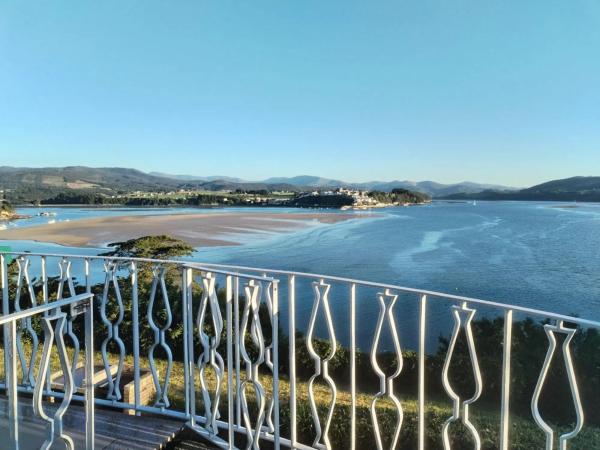 Casa independiente en avenida de Gondán